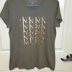 Size: M Calvin Klein T Shirt